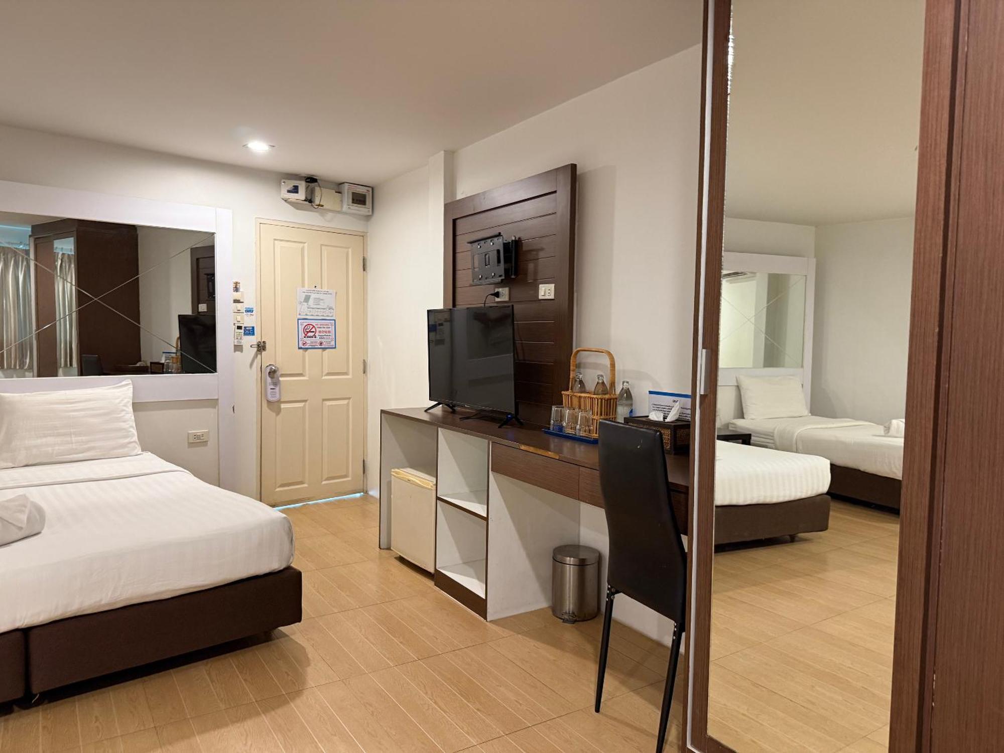 נונטאבורי Bed By Cruise Hotel At Samakkhi-Tivanont מראה חיצוני תמונה