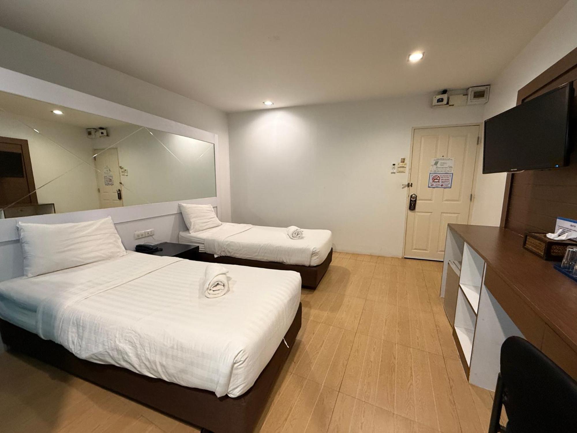 נונטאבורי Bed By Cruise Hotel At Samakkhi-Tivanont מראה חיצוני תמונה