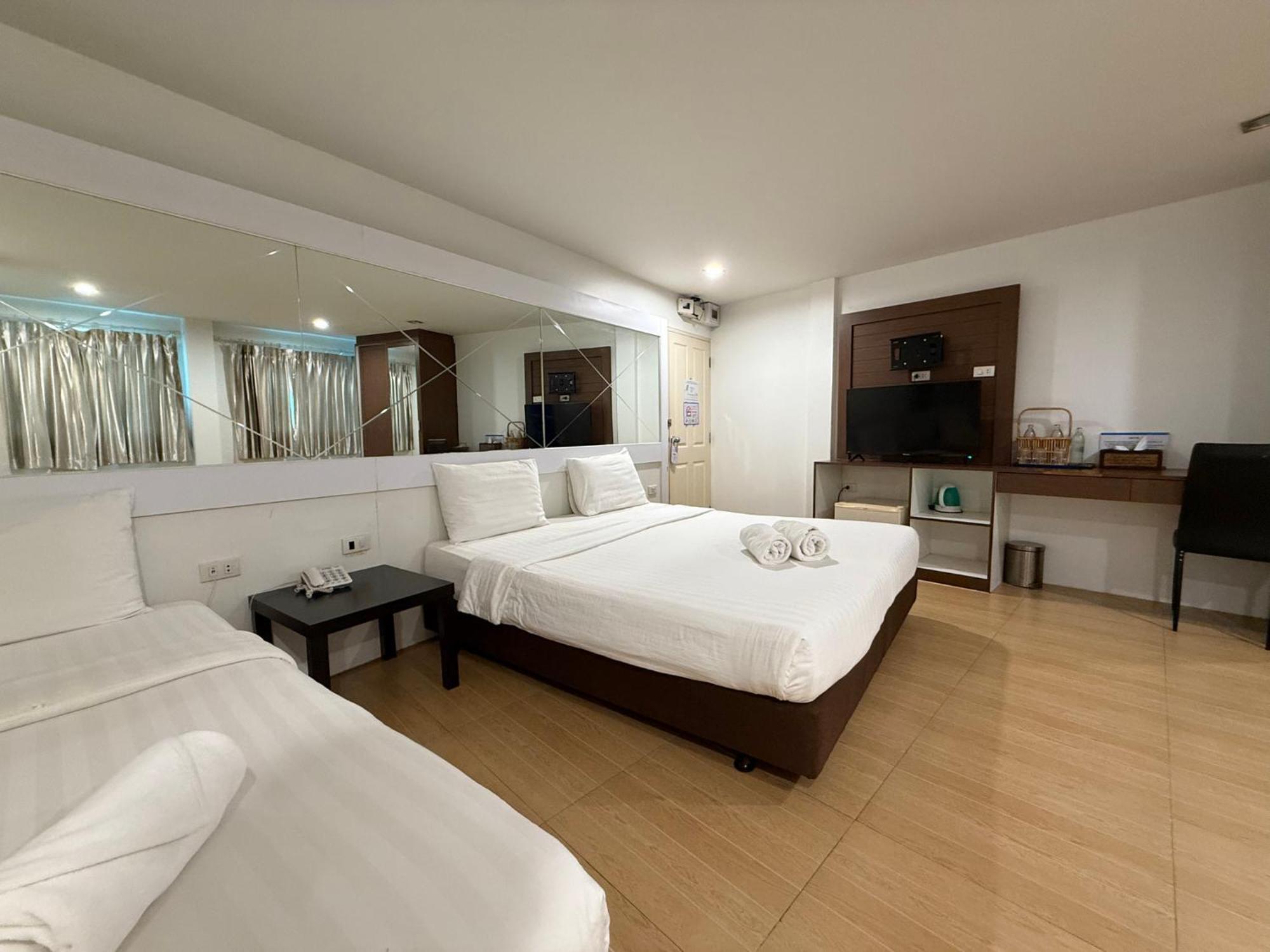 נונטאבורי Bed By Cruise Hotel At Samakkhi-Tivanont מראה חיצוני תמונה