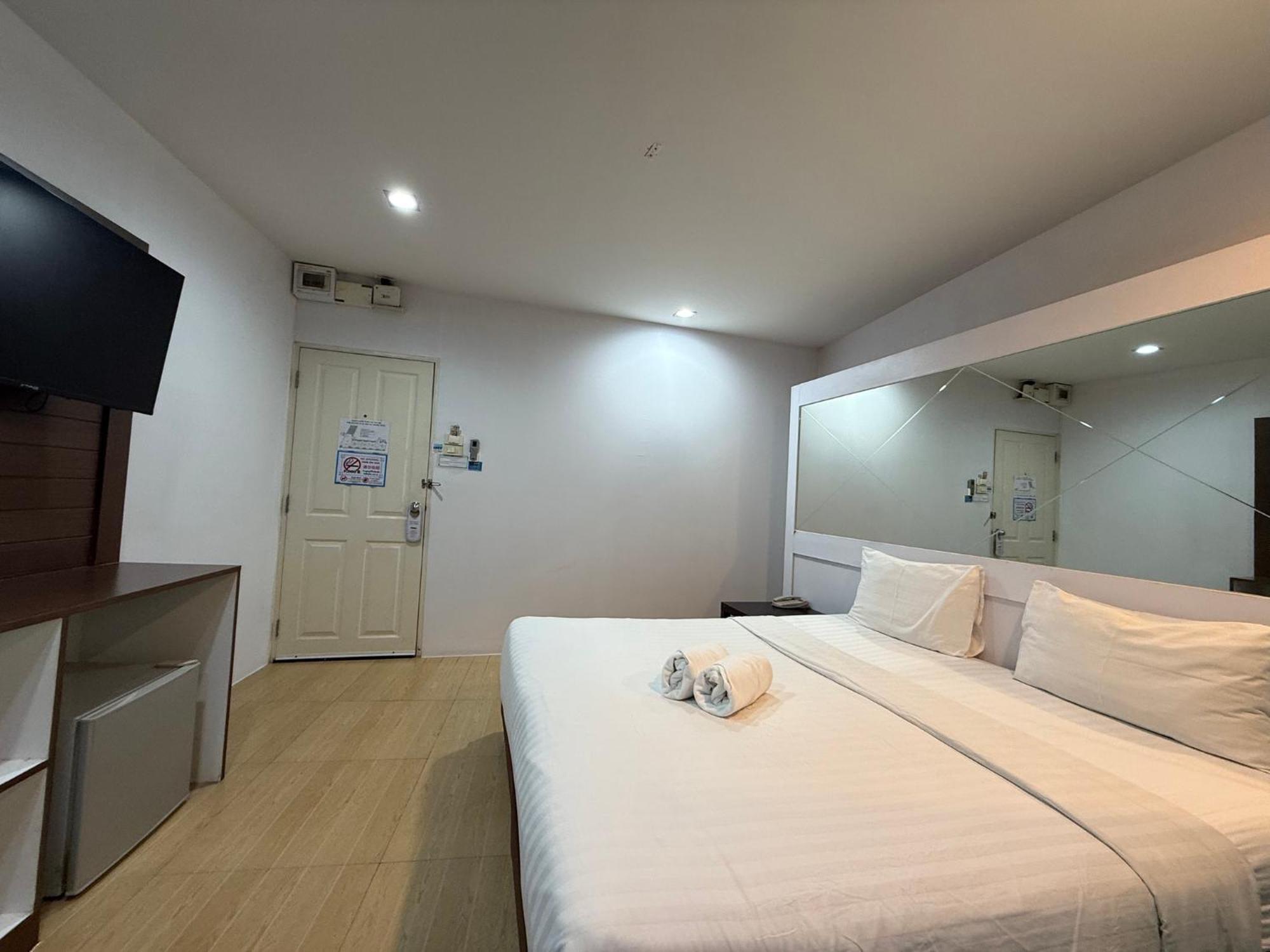 נונטאבורי Bed By Cruise Hotel At Samakkhi-Tivanont מראה חיצוני תמונה