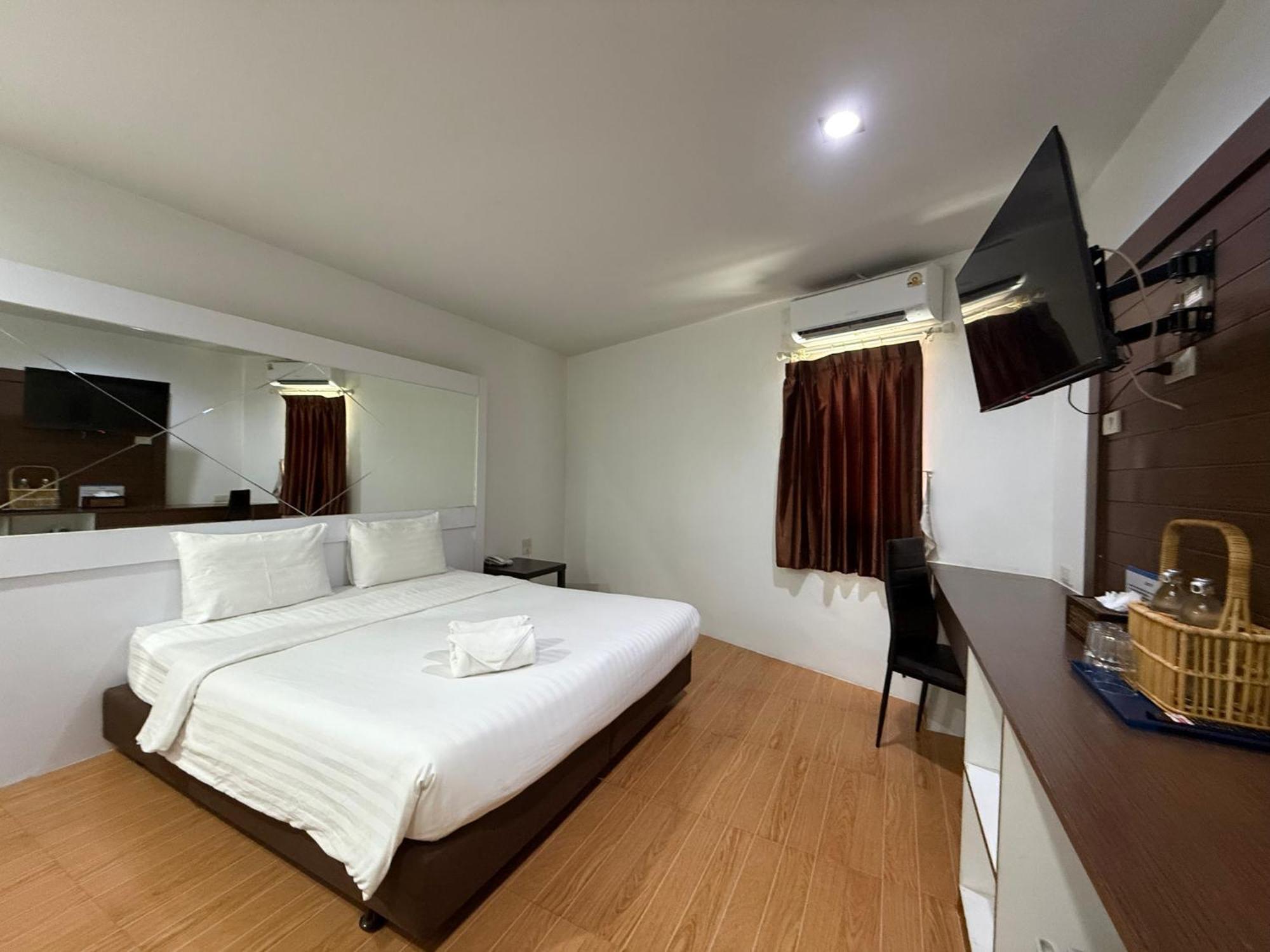 נונטאבורי Bed By Cruise Hotel At Samakkhi-Tivanont מראה חיצוני תמונה